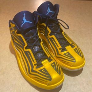 Nike Air Jordan Flywire Aero Mania  Blue and Gold Size 13